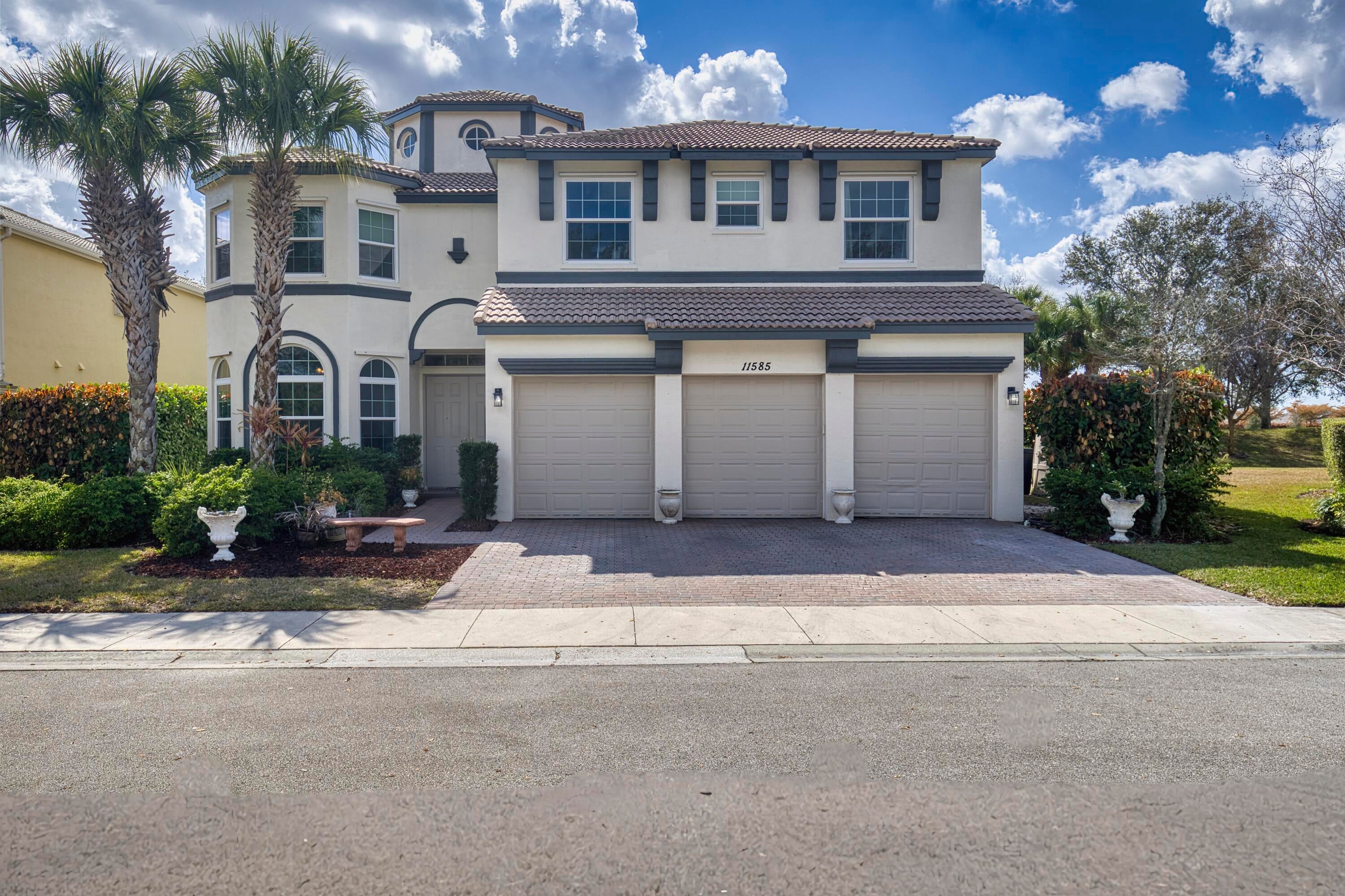 11585 Fieldstone Way, Port Saint Lucie, FL 34987