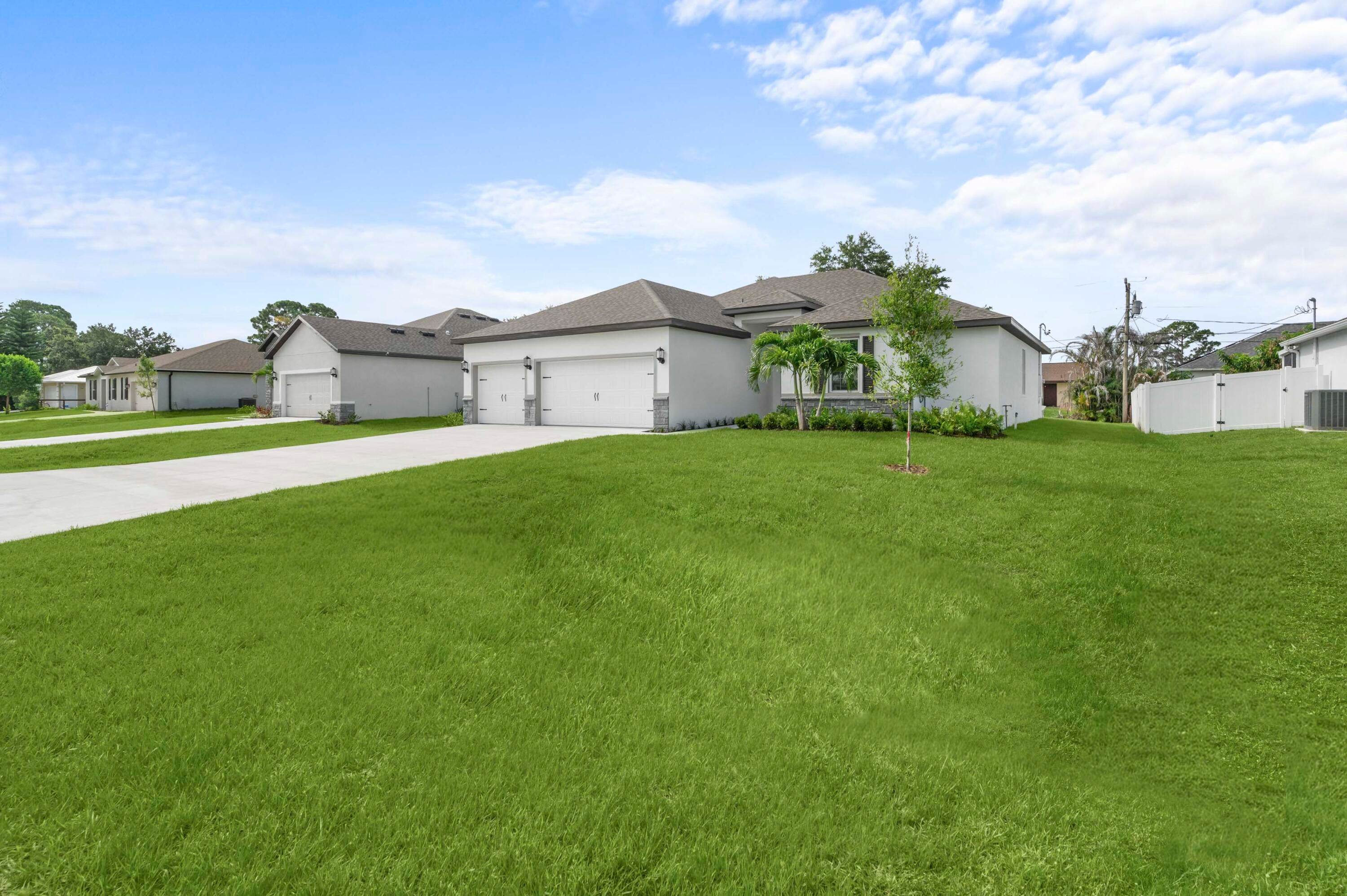 4562 SW Daemon St, Port Saint Lucie, FL 34953 photo