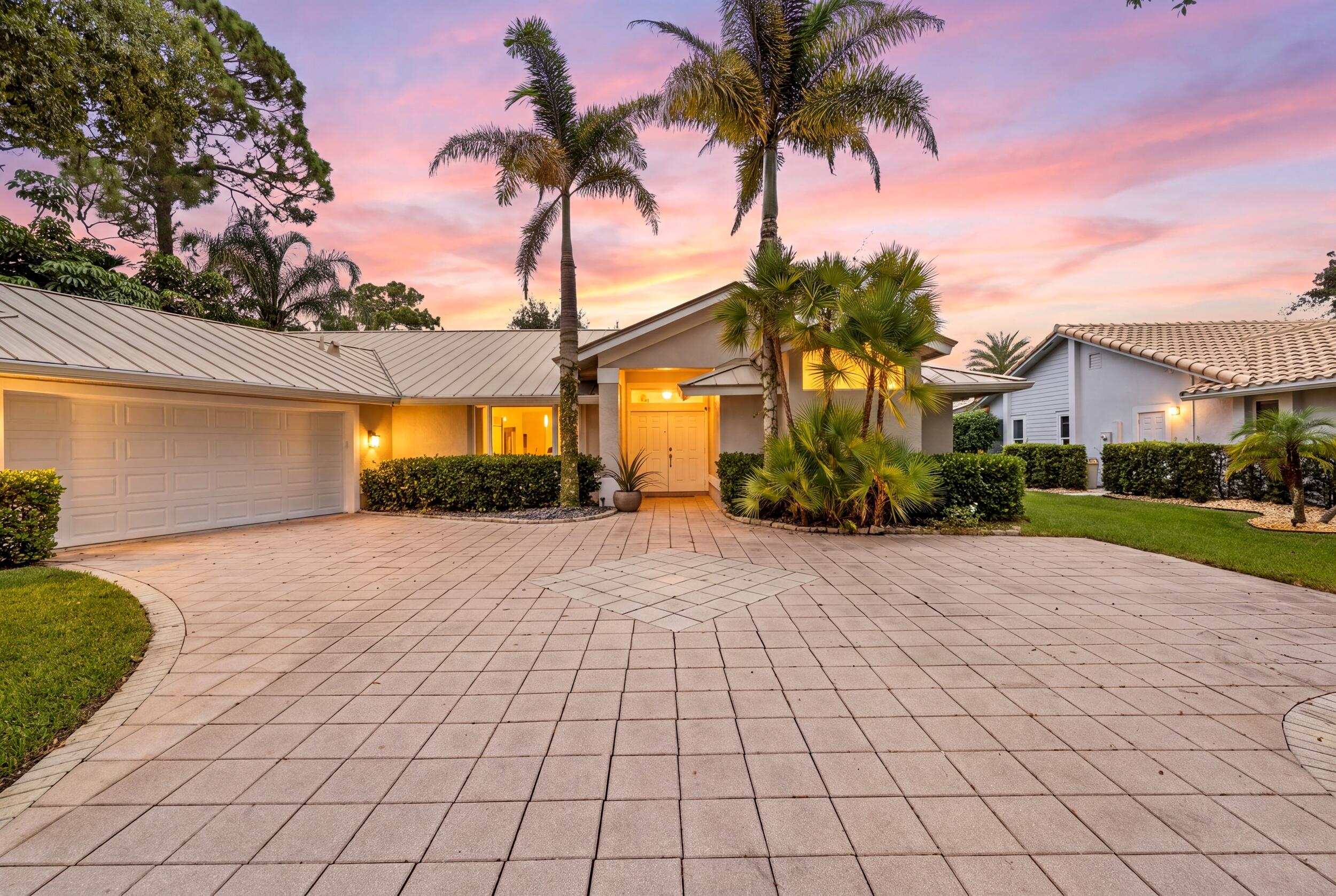 5608 Landing Creek Dr, Palm City, FL 34990