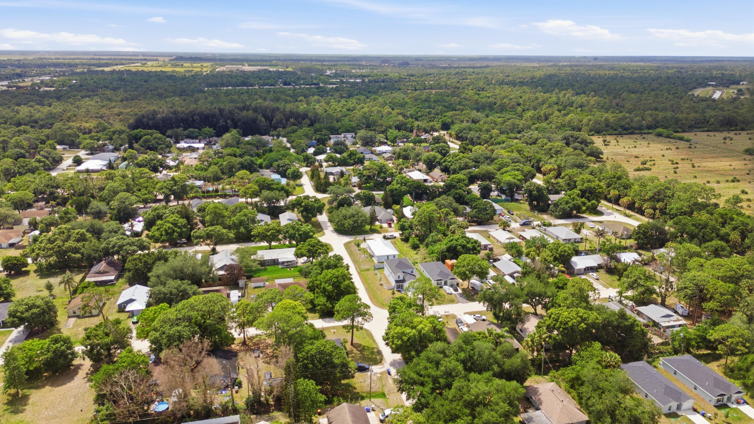 2405 88 Ave, Vero Beach, FL 32966 photo