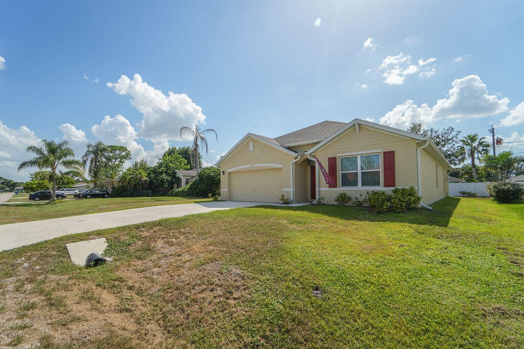 619 Balboa St, Sebastian, FL 32958 photo