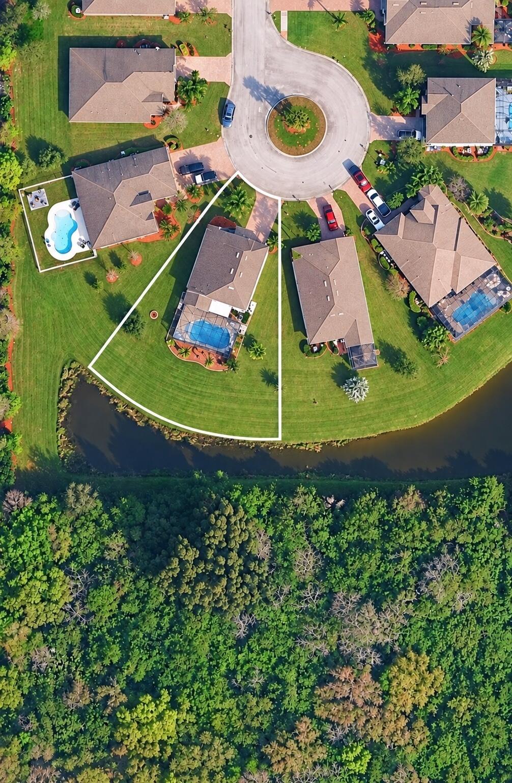 655 Valencia Cir, Vero Beach, FL 32968 photo