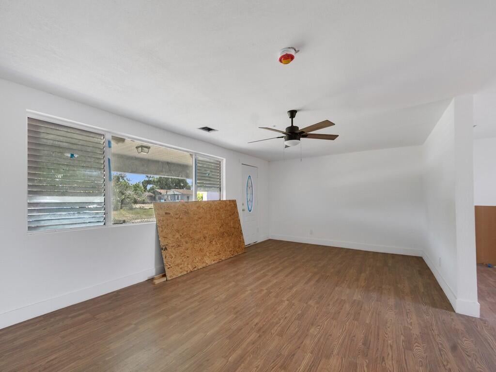 2556 44 St, Vero Beach, FL 32967 photo