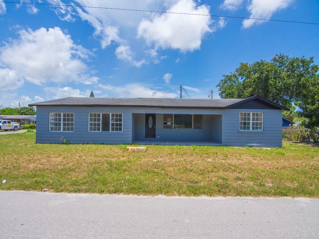 2556 44 St, Vero Beach, FL 32967