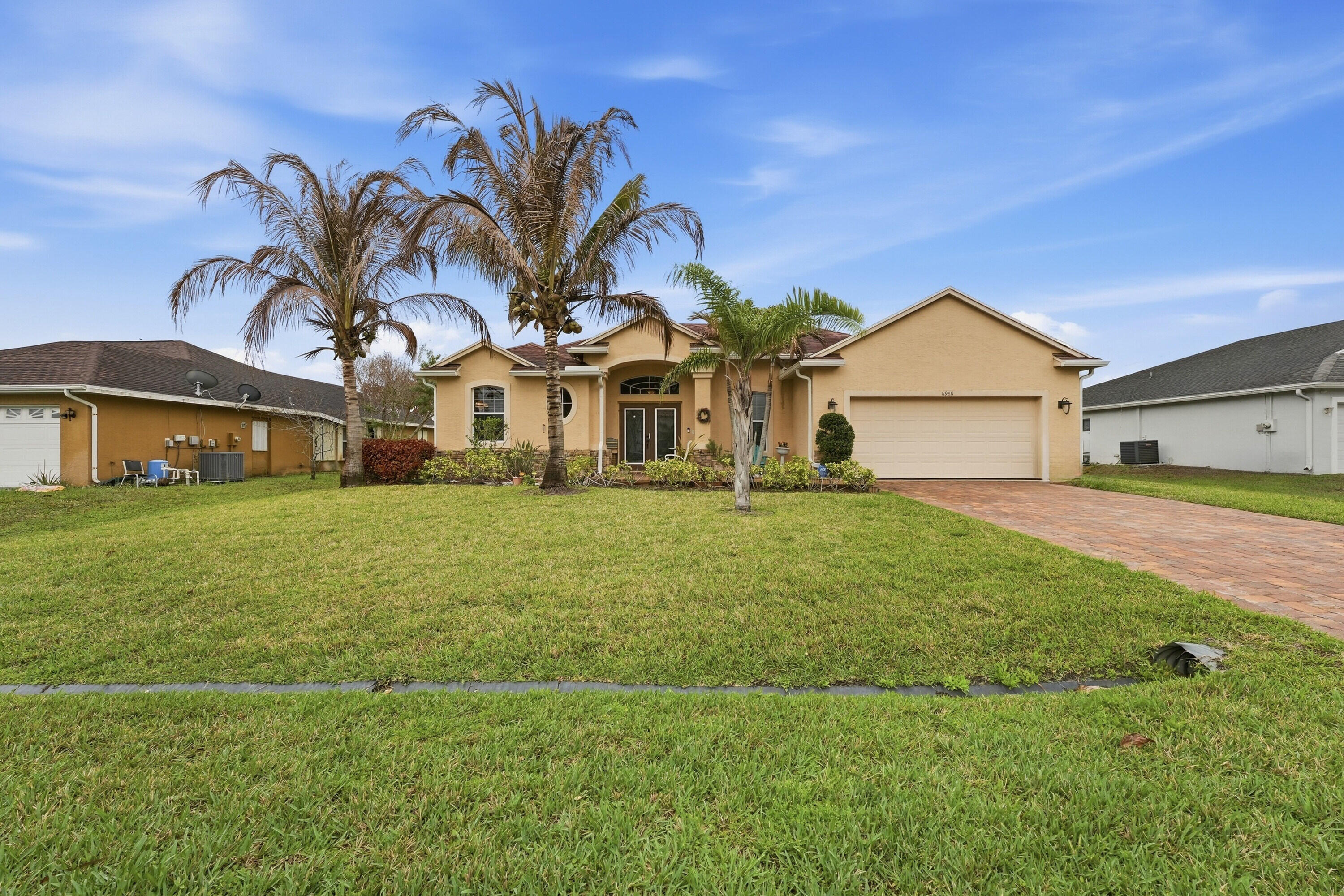 6988 NW Hartney Way, Port Saint Lucie, FL 34983 photo