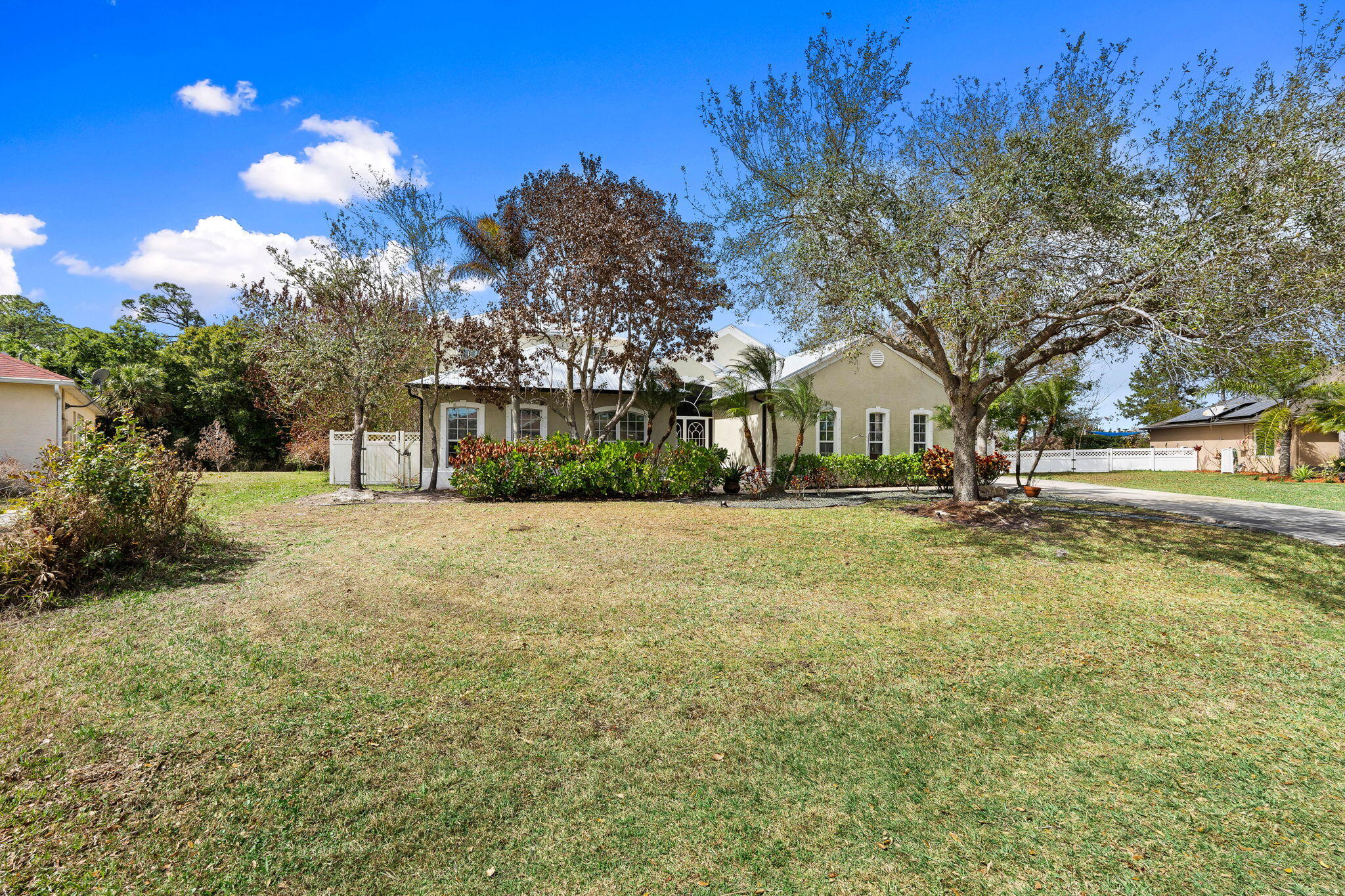 2704 Serenity Cir, Fort Pierce, FL 34981 photo