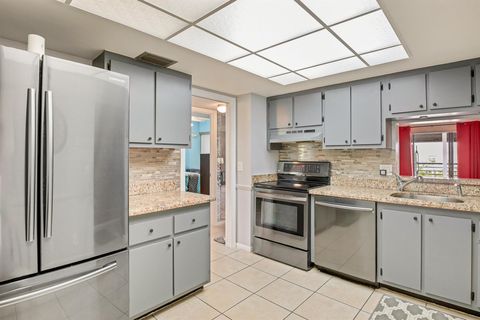 Condominium in Lake Worth FL 3154 Via Poinciana #409.jpg