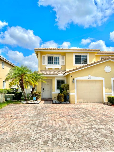 Townhouse in Tamarac FL 9119 Chambers Street.jpg