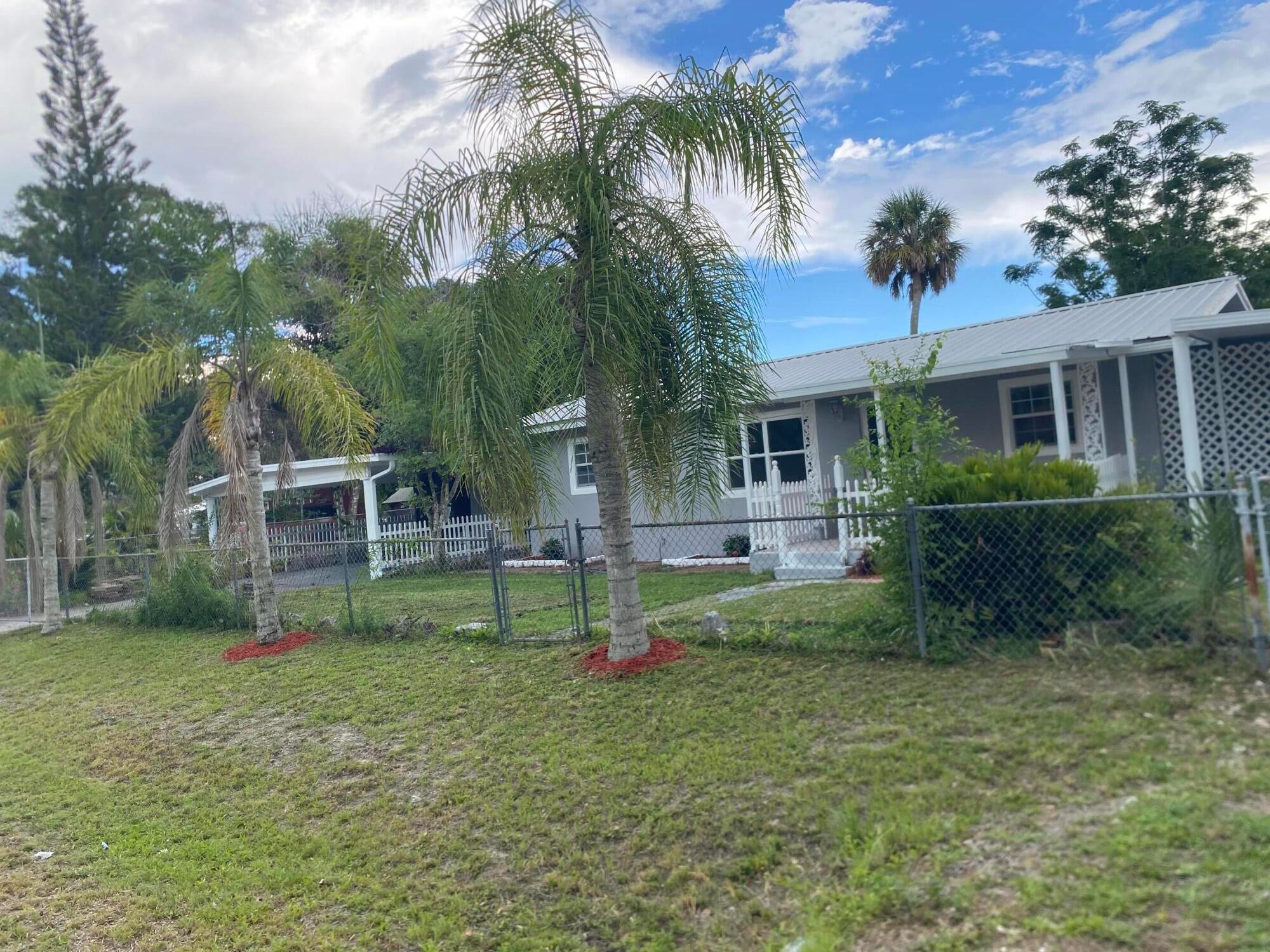 1788 8 St, Okeechobee, FL 34974