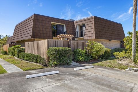 Townhouse in Stuart FL 5668 SE Riverboat Drive #125.jpg