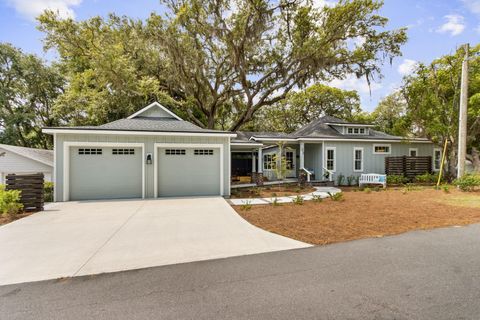 Single Family Residence in Fernandina Beach FL 22 N 17 St.jpg