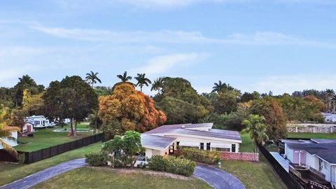 Single Family Residence in Miami FL 13945 N Miami Ave.jpg