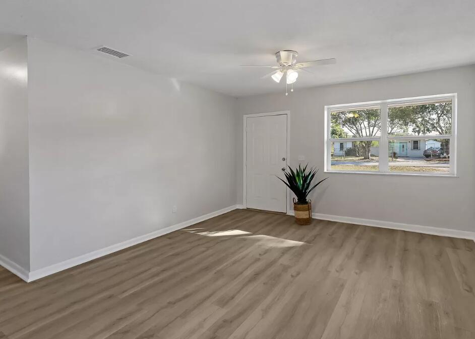 4535 38 Ct, Vero Beach, FL 32967 photo