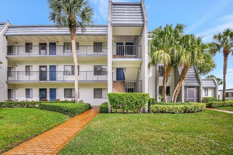 Condominium in Lake Worth FL 4822 Esedra Court  #208 Ct.jpg