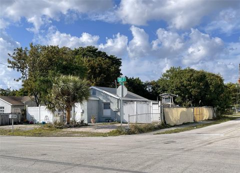 Single Family Residence in Deerfield Beach FL 109 NW Eller St.jpg