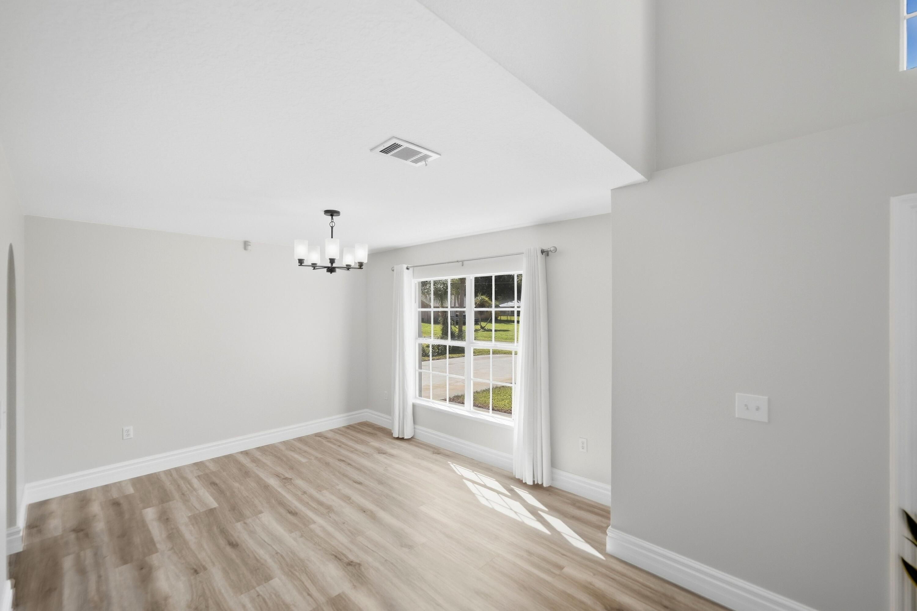 502 SW Croton Ave, Sebastian, FL 32958 photo