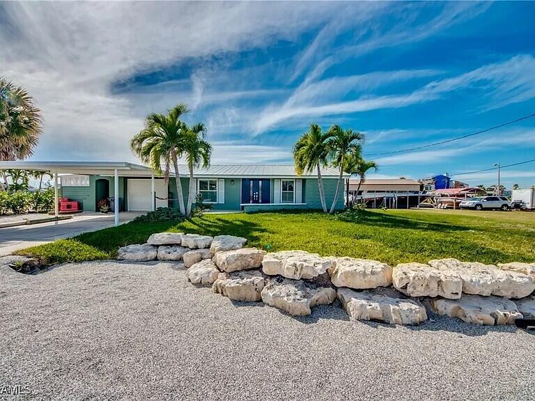 2891 Cussell Dr, Saint James City, FL 33956 photo