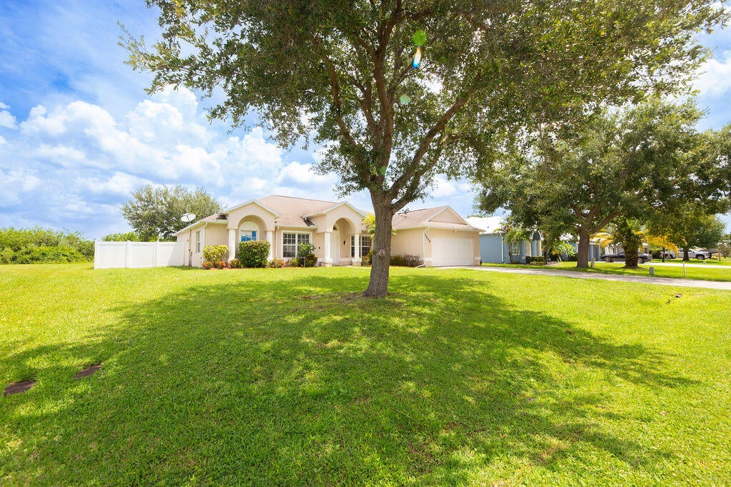 2606 Serenity Cir, Fort Pierce, FL 34981 photo