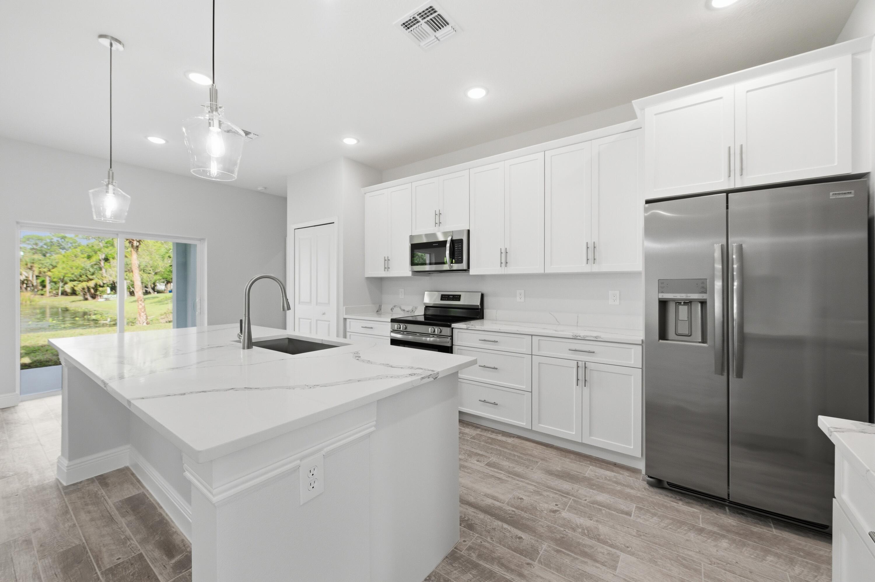 7825 92 Ct, Vero Beach, FL 32967 photo