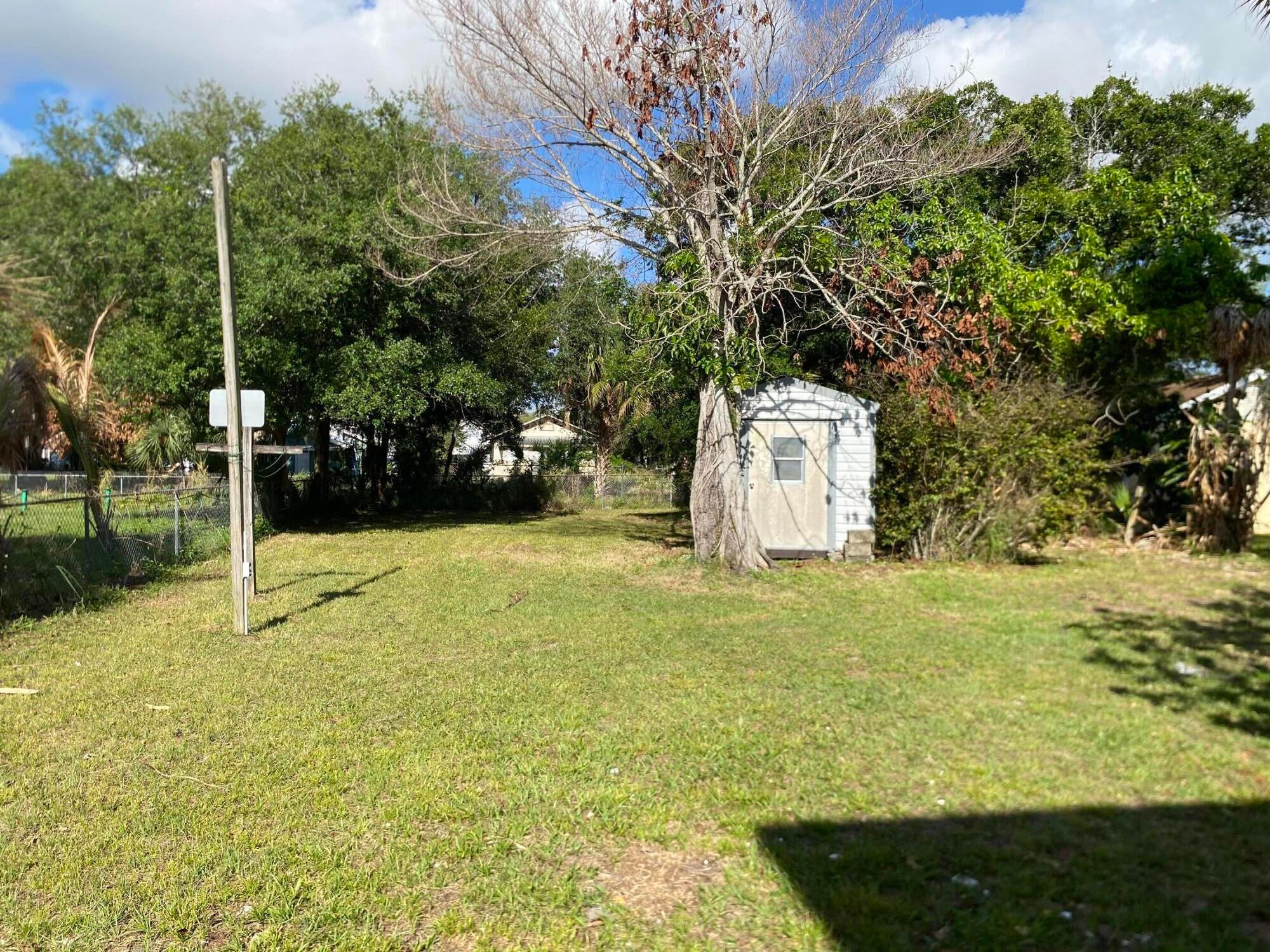 319 N 11 St, Fort Pierce, FL 34950 photo