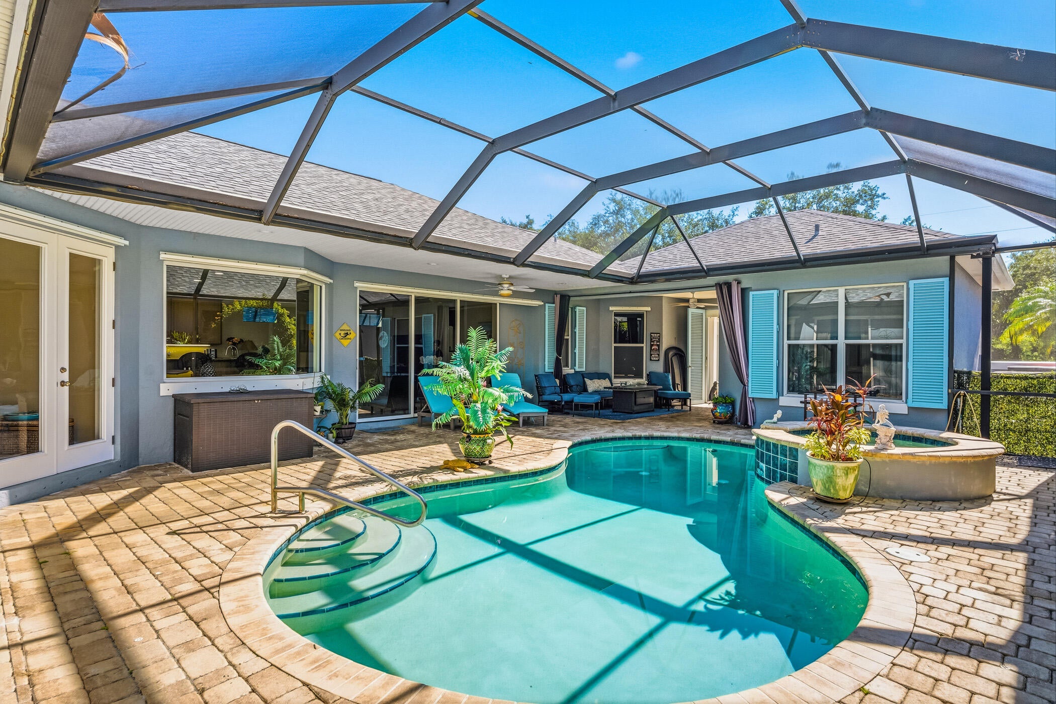 228 Oak Hammock Cir, Vero Beach, FL 32962