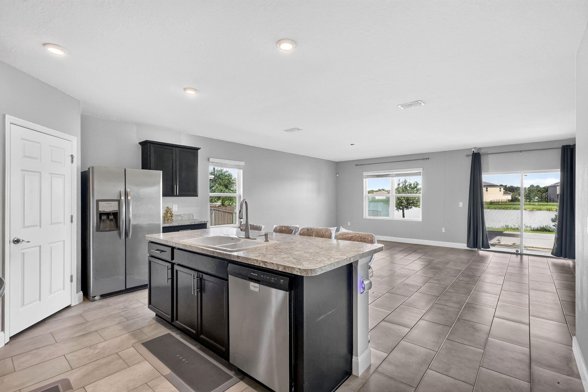 8649 Cobblestone Dr, Fort Pierce, FL 34945 photo