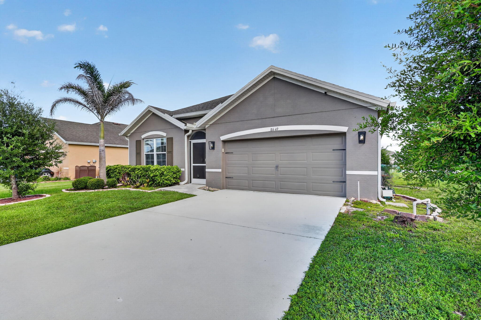 8649 Cobblestone Dr, Fort Pierce, FL 34945 photo