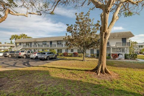 Condominium in Stuart FL 2929 SE Ocean Boulevard #130-8.jpg