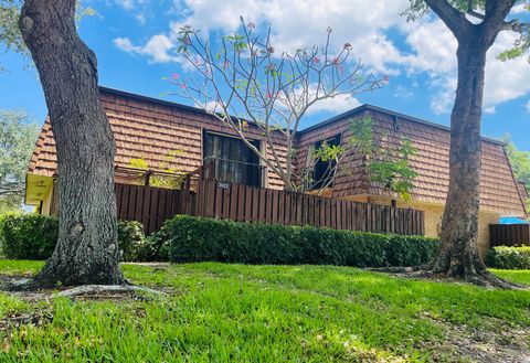 Townhouse in Greenacres FL 3022 30th Lane.jpg