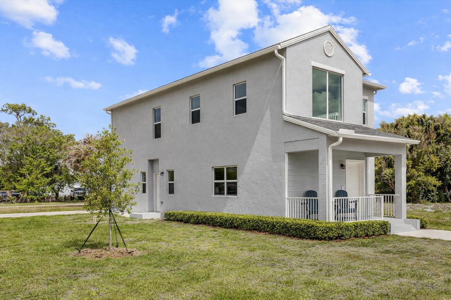 2585 SE Bonita St, Stuart, FL 34997 photo