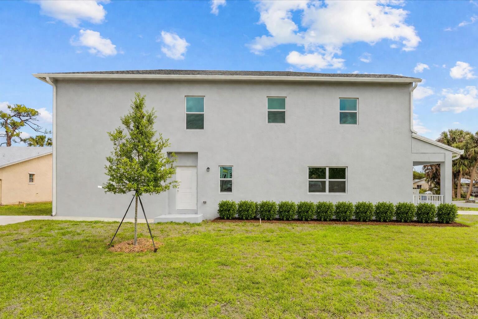 2585 SE Bonita St, Stuart, FL 34997 photo