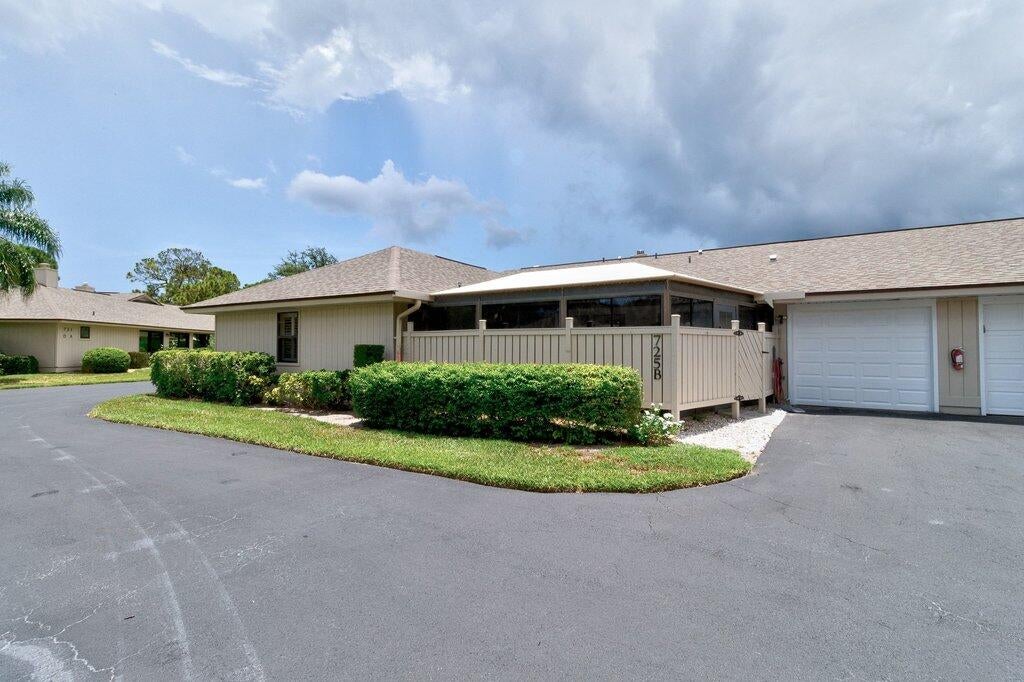 725 Timber Ridge Trl, Vero Beach, FL 32962