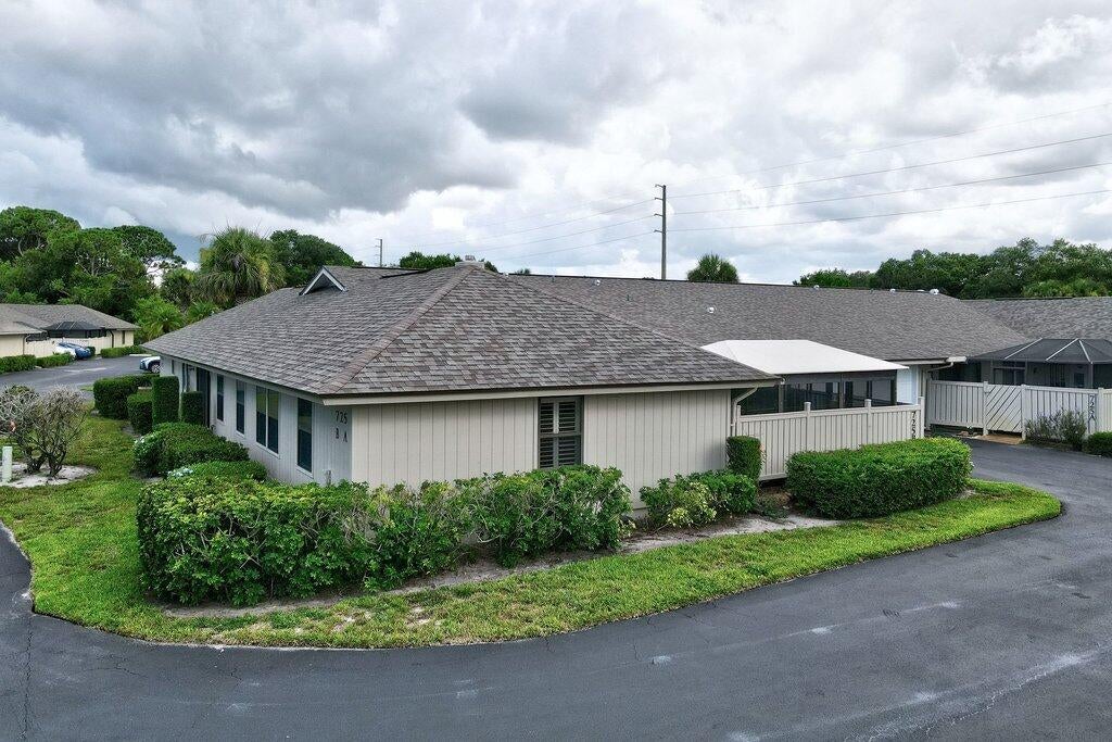 725 Timber Ridge Trl #UNIT B, Vero Beach, FL 32962 photo