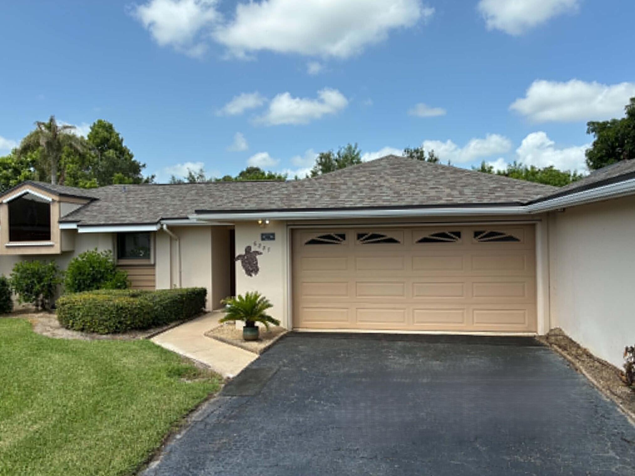 6287 Mirror Lake Dr, Sebastian, FL 32958