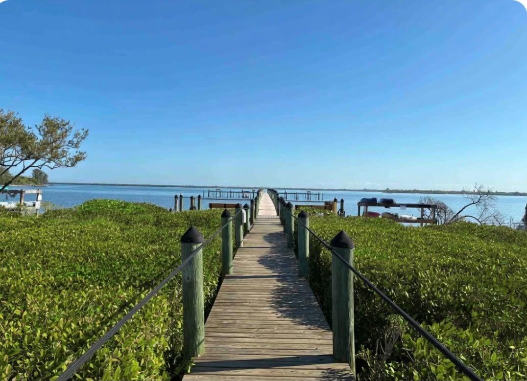6287 N Mirror Lake Dr, Sebastian, FL 32958 photo