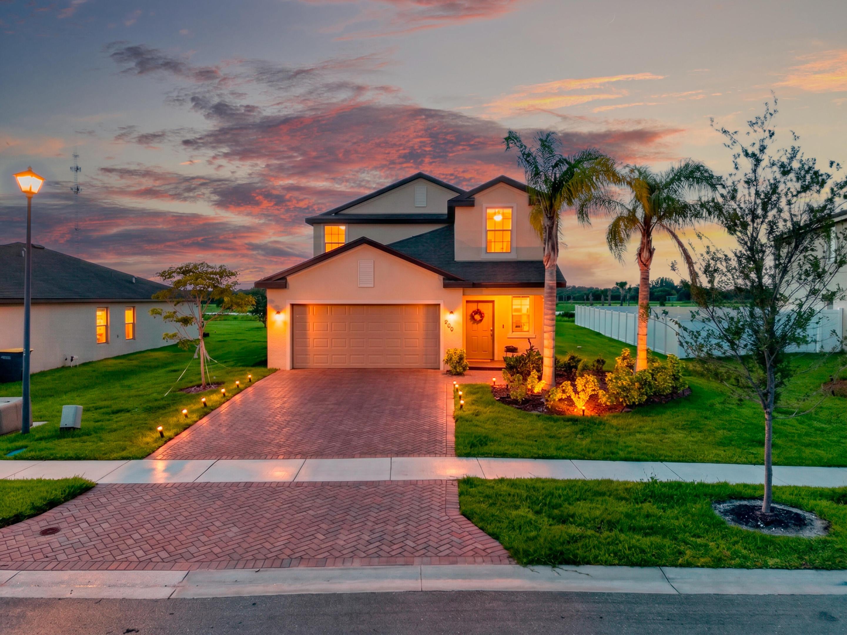 950 Bent Creek Dr, Fort Pierce, FL 34947