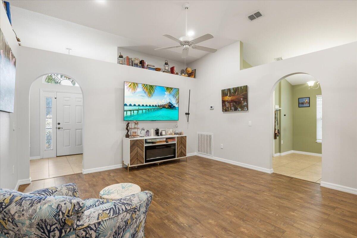 8080 Westfield Cir, Vero Beach, FL 32966 photo