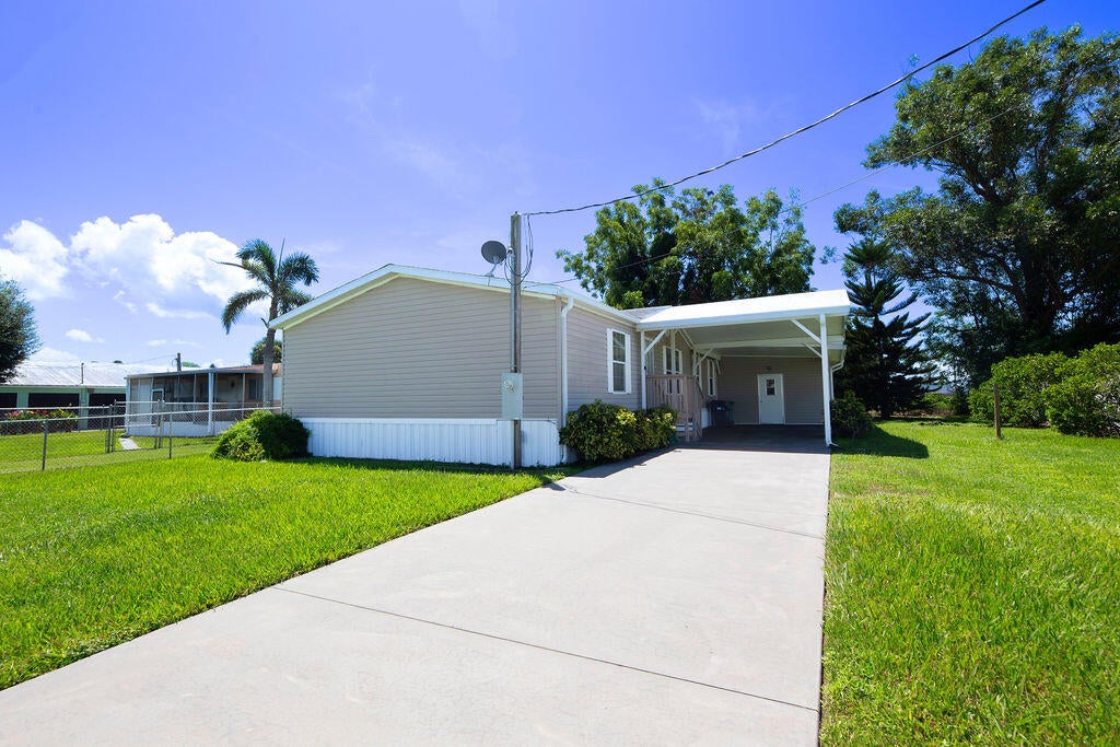 2208 38 Trl, Okeechobee, FL 34974