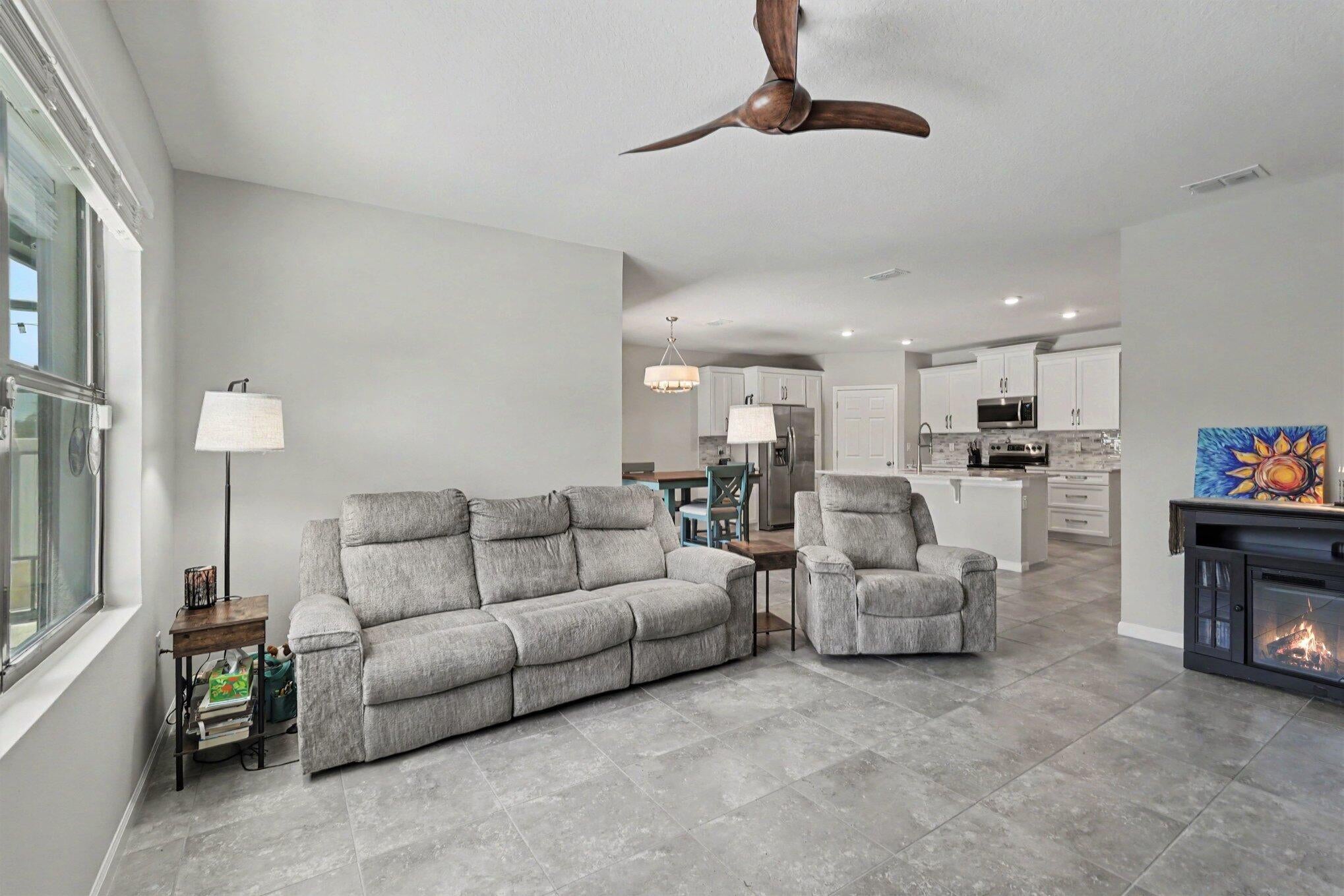 730 Country Rd, Palm Bay, FL 32909 photo