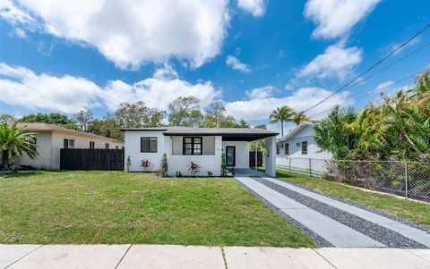 Single Family Residence in Coral Gables FL 200 SW 48th Ave.jpg