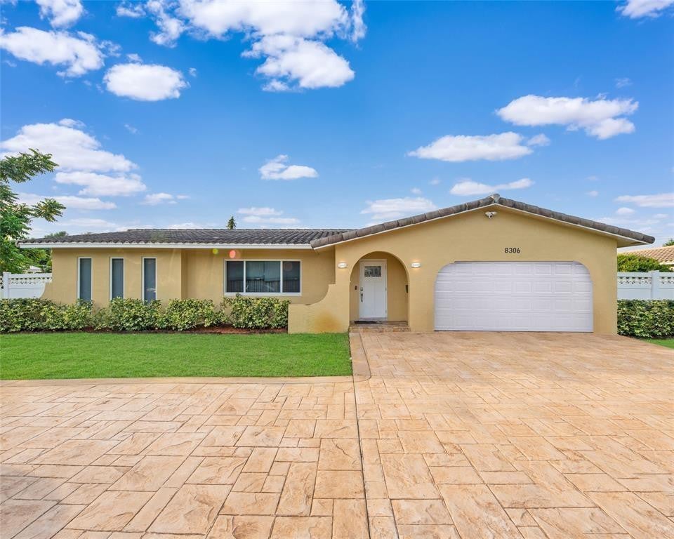 8306 36th St, Coral Springs, FL 33065