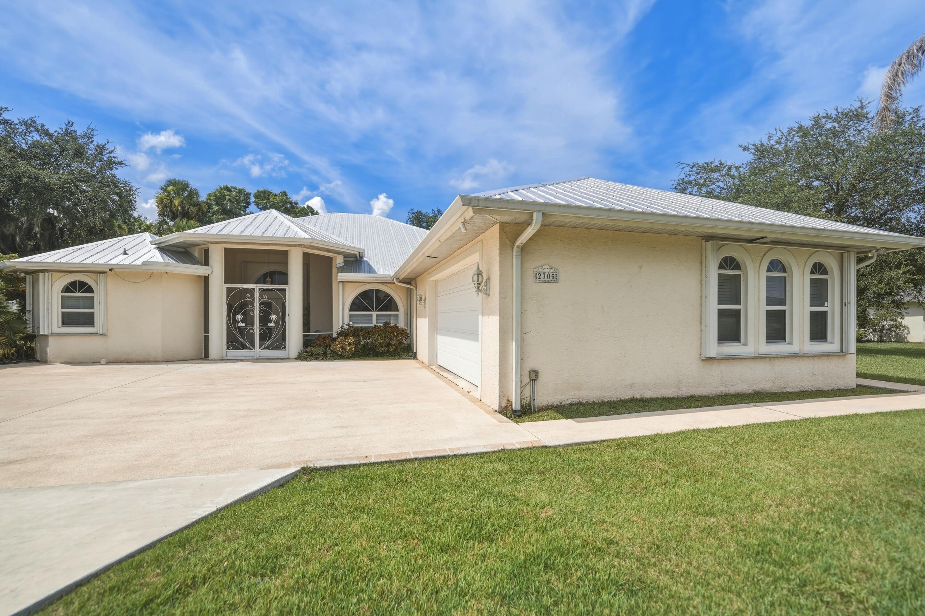 2305 Winding Creek Ln, Fort Pierce, FL 34981 photo