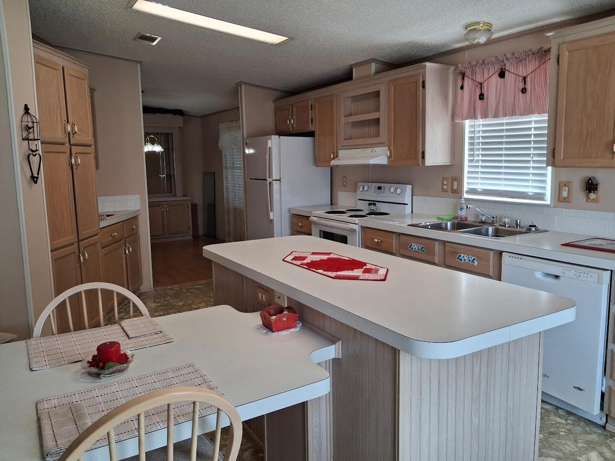 1555 SW 35 Cir, Okeechobee, FL 34974 photo
