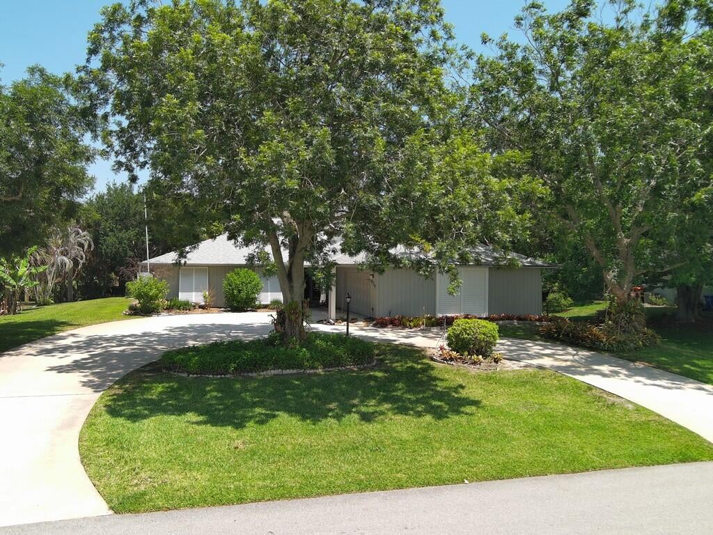 1070 47 Ave, Vero Beach, FL 32968 photo