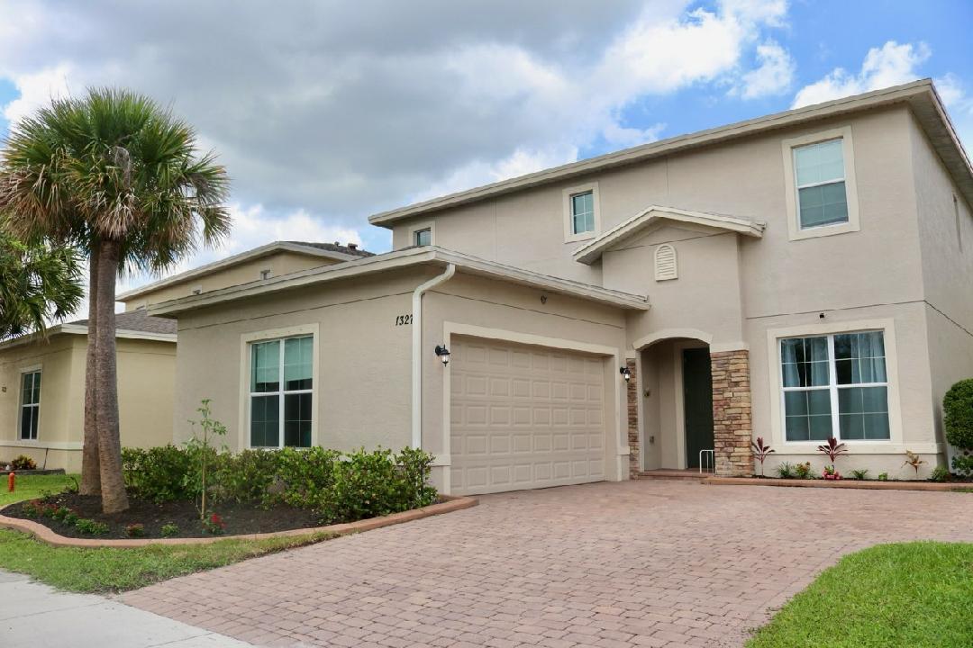 1327 NW Leonardo Cir, Port Saint Lucie, FL 34986 photo