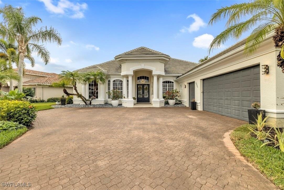 2721 Olde Cypress Dr, Naples, FL 34119