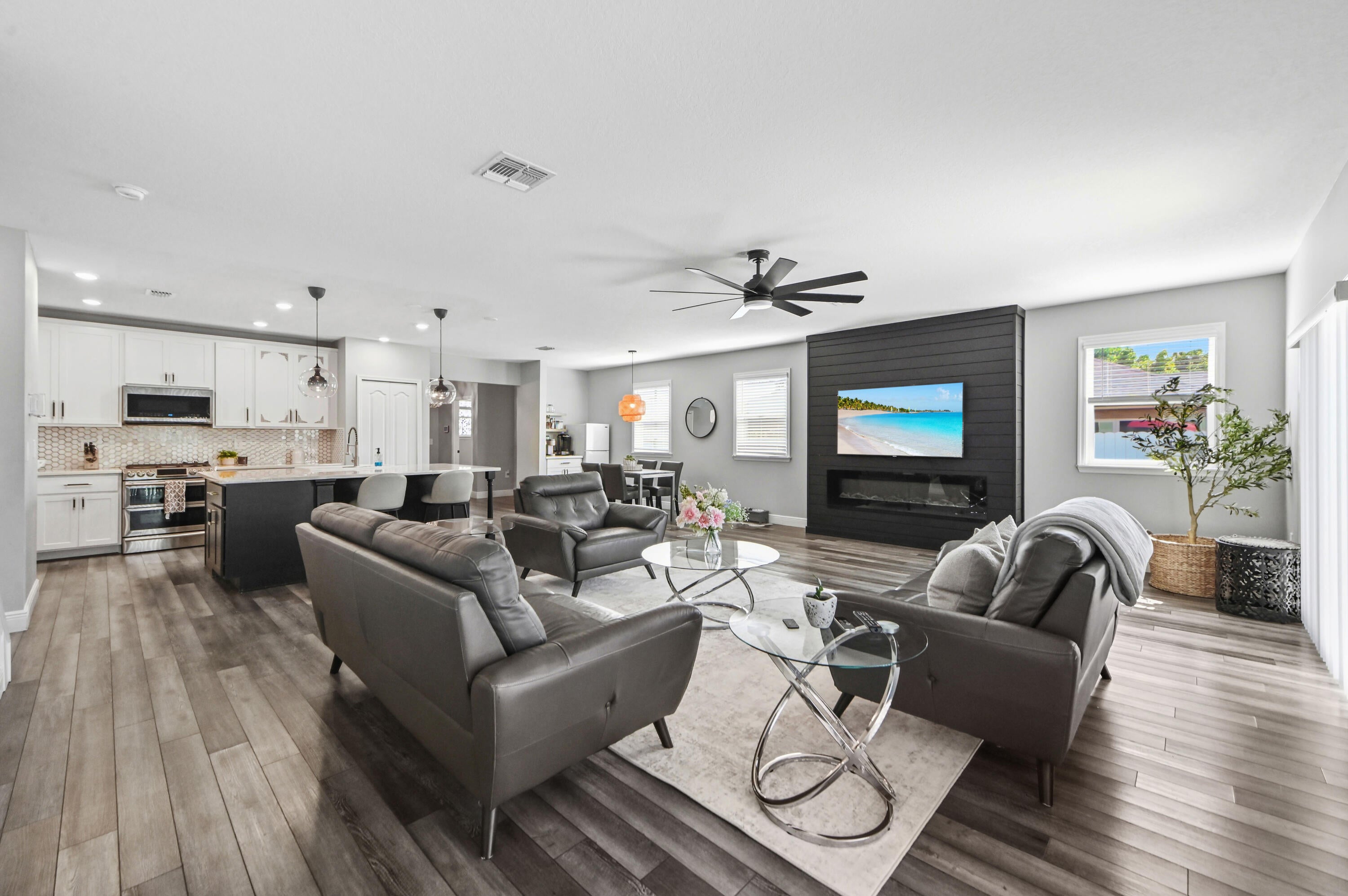 412 SW Dailey Ave, Port Saint Lucie, FL 34953 photo
