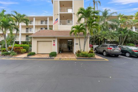 Condominium in Delray Beach FL 7270 Ashford Place #104.jpg