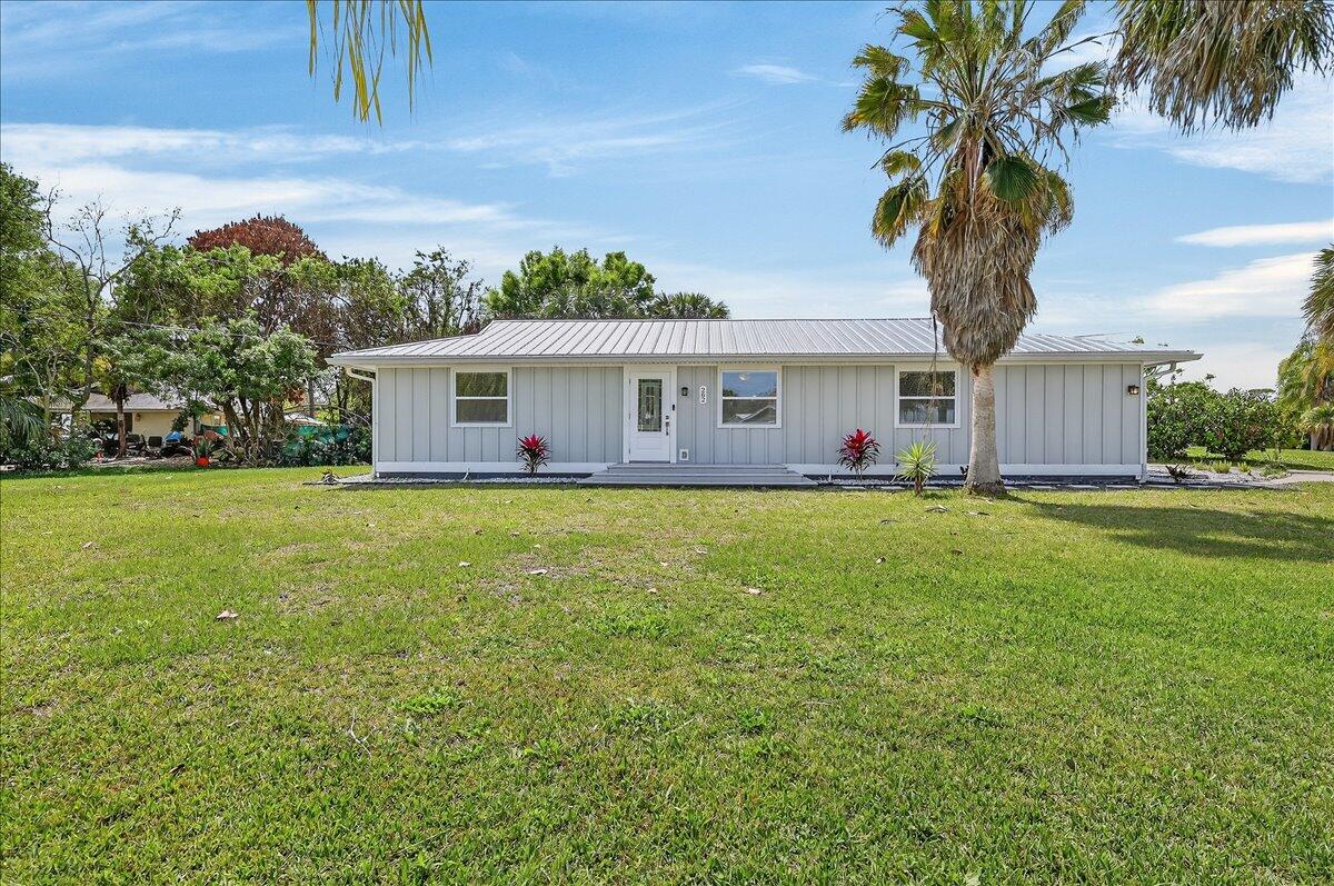 262 Easy St, Sebastian, FL 32958