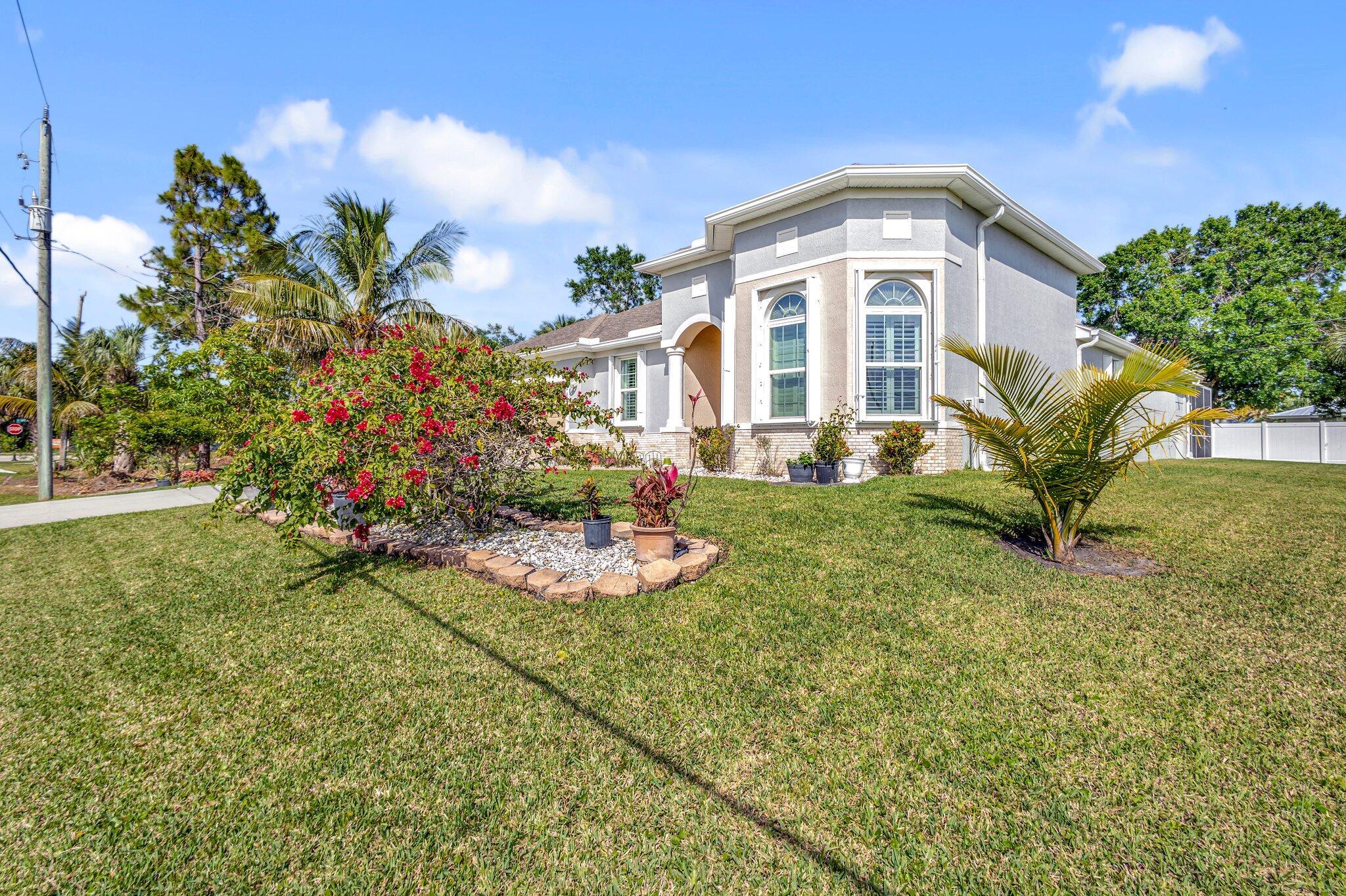 2621 SW Feather Terrace, Port Saint Lucie, FL 34953 photo